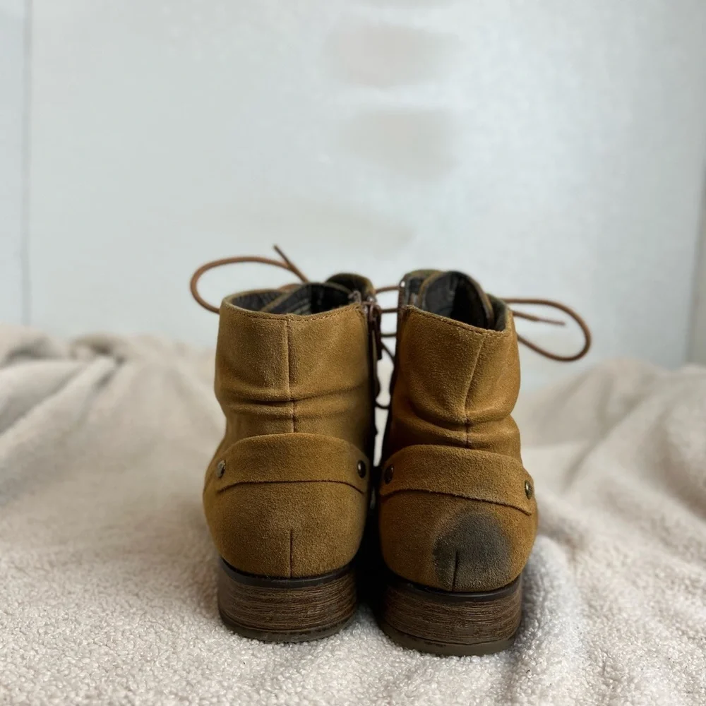EARTH Tan Suede Lace Up Ankle Boots Relief Pod Womens 8